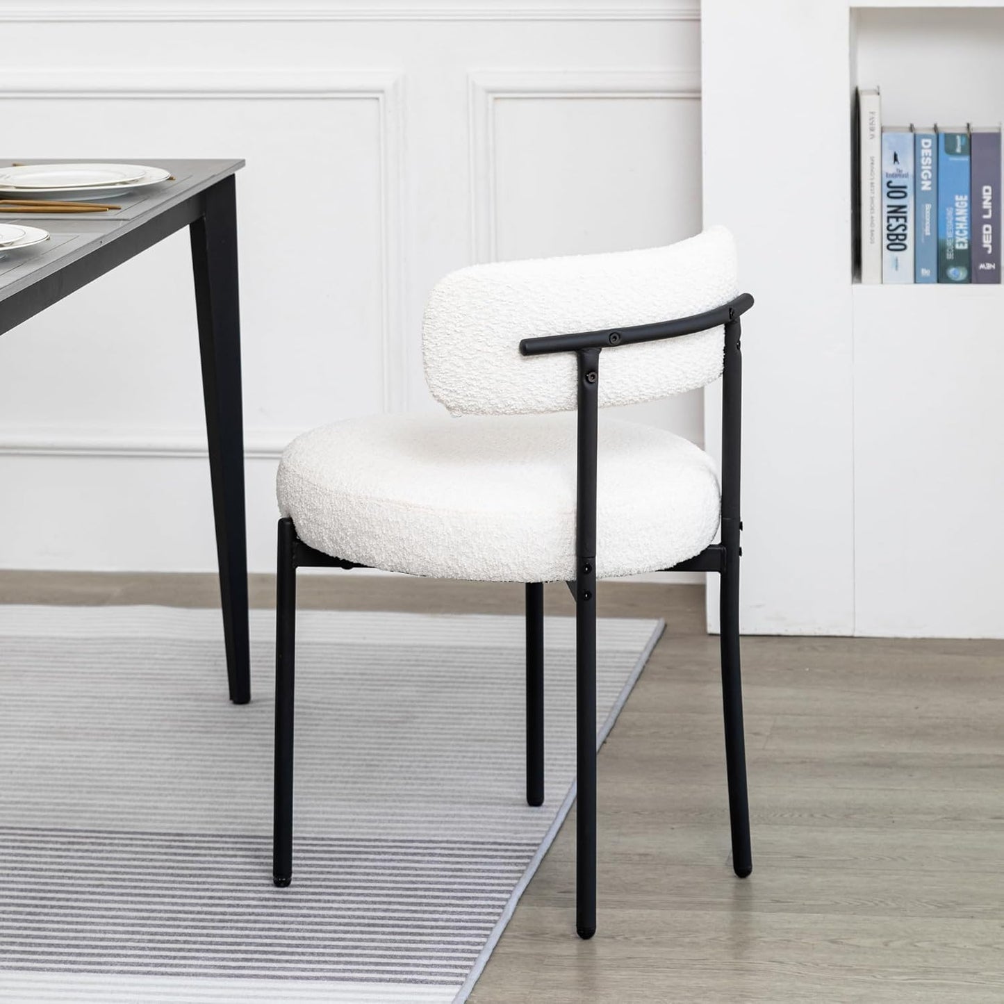 Generic Dining Share and Share for Kitchen Dining Room, Aflastred with all dining share and black legs, Curved with a modern dining chair, Side Share