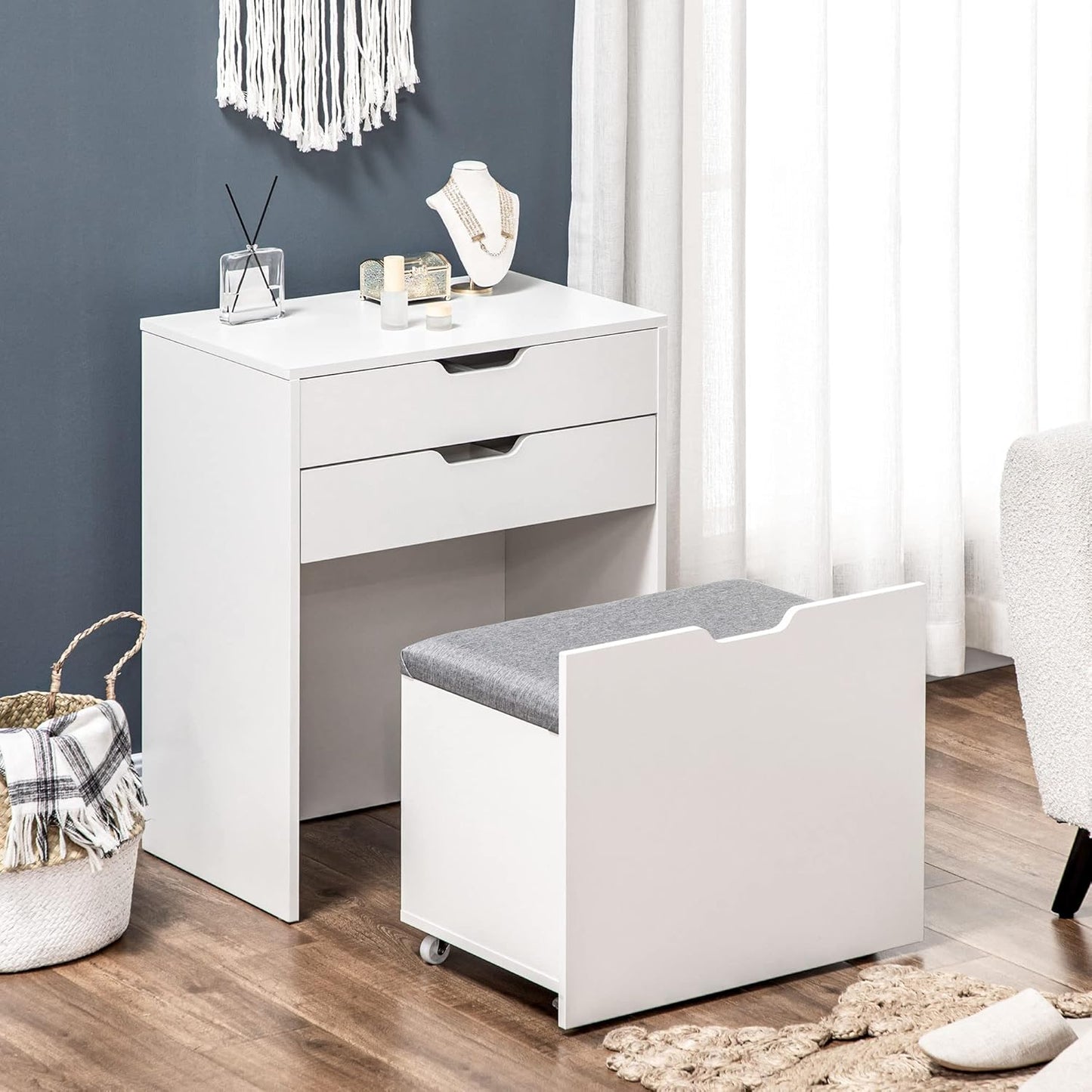 HOMCOM Dressing Table with Stool, Dressing Table Set, Cosmetic Table with Mirror and Drawers, Dressing Table with Tilt Protection, Dressing Table for Bedroom, White, 60 x 40 x 114 cm