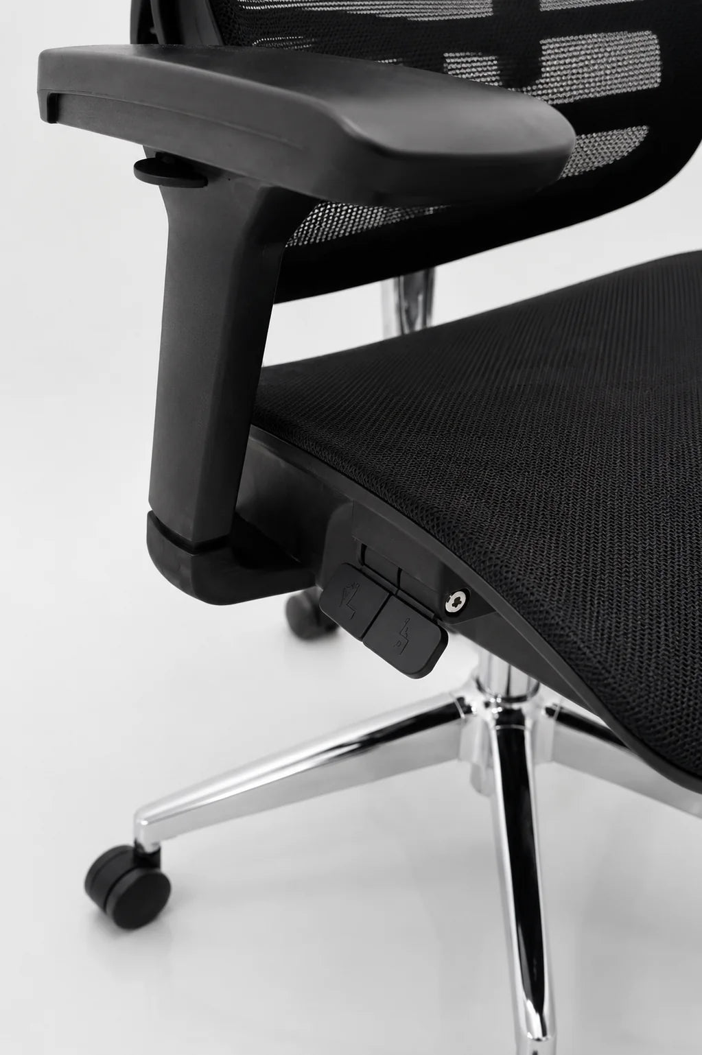 Modern Executive Mesh Office Chair with Adjustable Headrest & Footrest