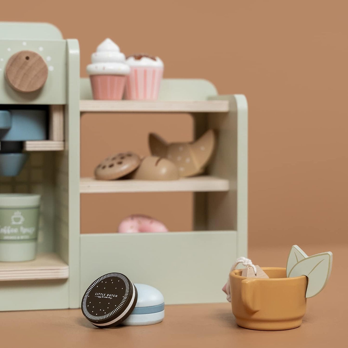Little Dutch 7089 FSC Wooden Coffee Corner/Coffee Bar with Accessories Mint
